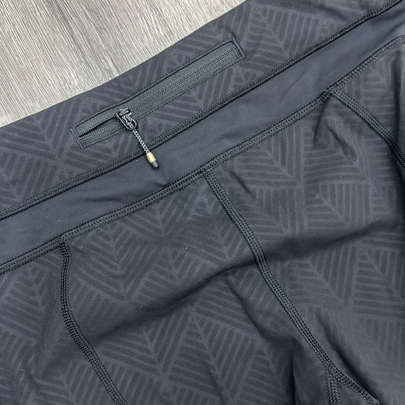 Lululemon capris leggins - Picture 5 of 6